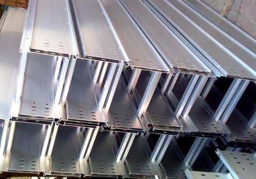 模壓電纜橋架相比傳的的橋架有哪些優勢